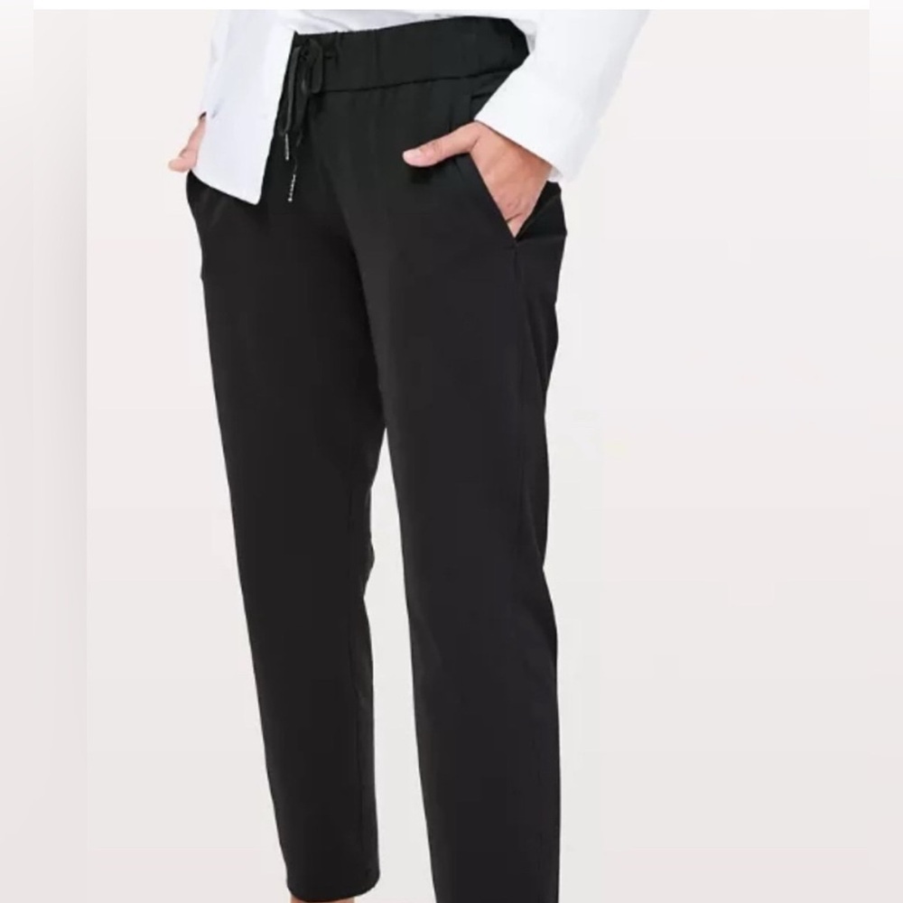Lululemon on the fly pants